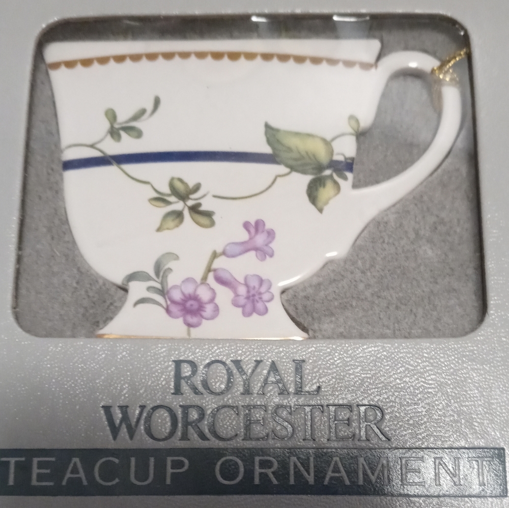 Royal Worcester tea cup Ornament